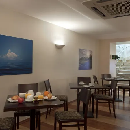 Verlain Hotel